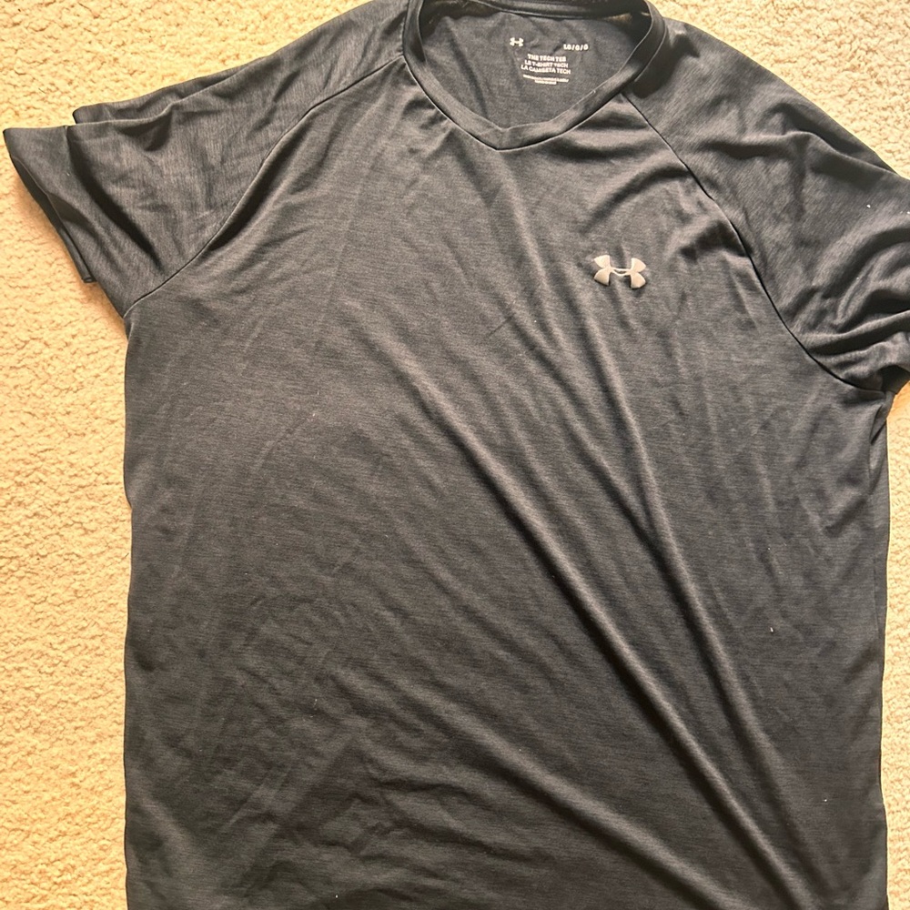 Under Armour Black Short Sleeve Athletic Tee